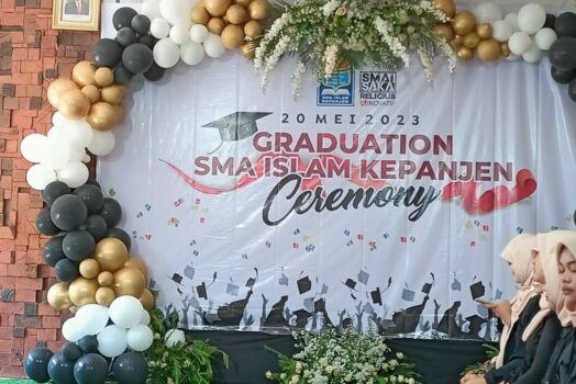 Graduation SMAISAKA Ceremony