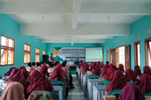 Semangat Baru! Workshop Pengembangan Keprofesian Berkelanjutan Guru digelar di MI Literasi Miftahul Huda Wajak